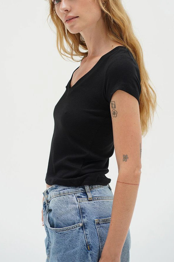 LNA Fitted Ribbed V Neck in Black - Viva Diva Boutique